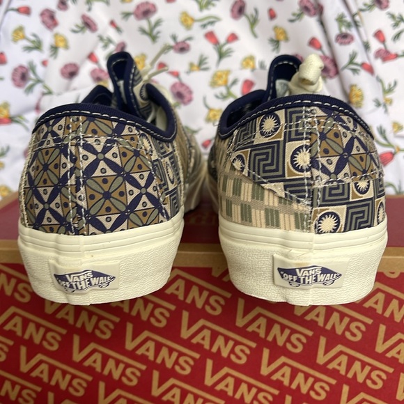 Vans Men’s Authentic Patchwork 
Geo Trek Navy
VN0A7Q4ONVY
Sneakers - Picture 13 of 16